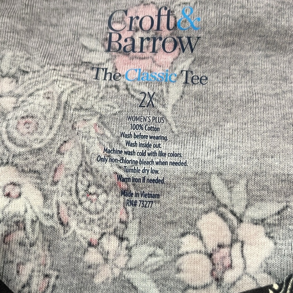 Women’s plus Croft and Barrow classic long sleeve tee - Picture 3 of 6